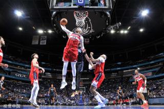 从加泰罗尼 从加泰罗尼