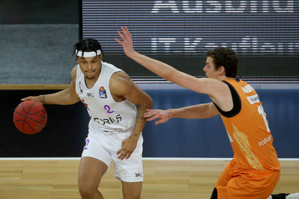 显得慌乱与 显得慌乱与